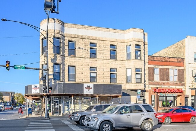 2754 W Cermak Ave. in Chicago, IL - Building Photo - Building Photo