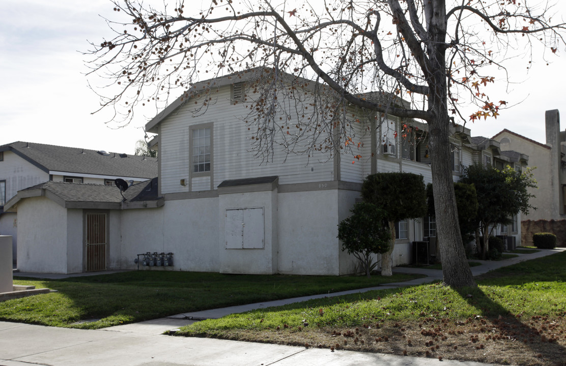 850 E Cedar in Ontario, CA - Building Photo