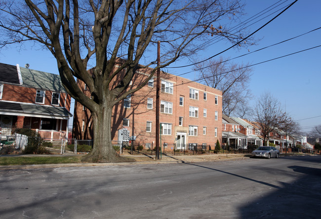 137 Forrester St SE in Washington, DC - Foto de edificio - Building Photo