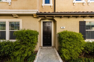 89 Keepsake, Unit Irvine in Irvine, CA - Foto de edificio - Building Photo