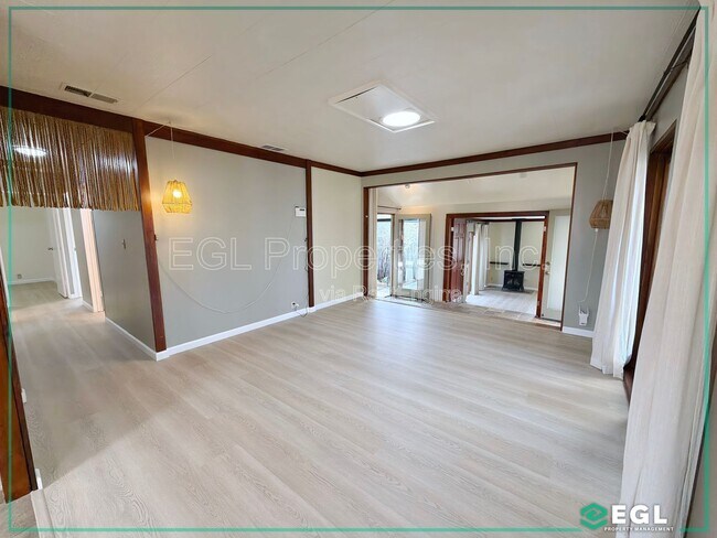 7601 Kittyhawk Ave in Los Angeles, CA - Building Photo - Building Photo