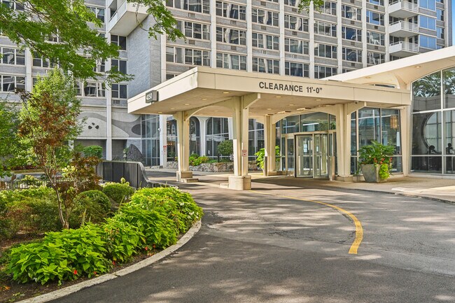 4250 N Marine Dr in Chicago, IL - Building Photo - Building Photo