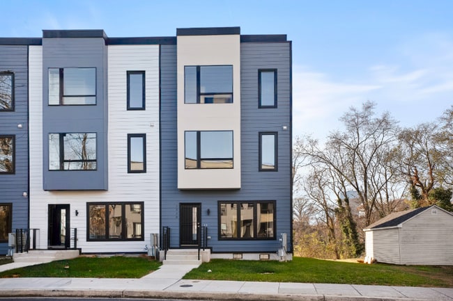 property at 2520 Elvans Rd SE