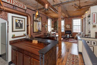 92 Main St in Deep River, CT - Building Photo - Building Photo