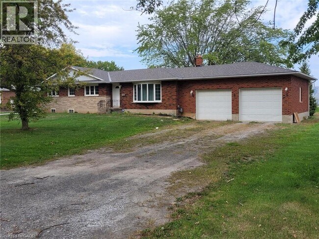 1489 Hwy 8 in Hamilton, ON - Building Photo - Building Photo