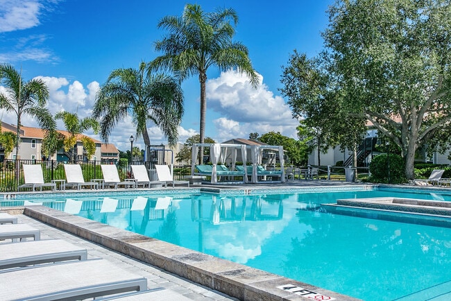 Trellis at the Lakes in St. Petersburg, FL - Foto de edificio - Building Photo