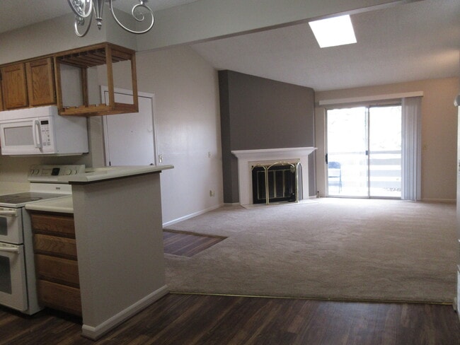 3320 S Ammons St, Unit #6-201 in Lakewood, CO - Building Photo - Building Photo