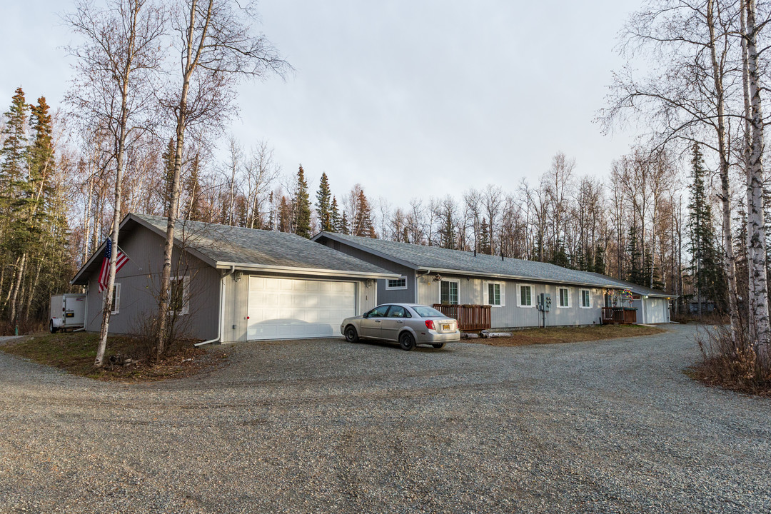 3125 N Cambay Ct in Wasilla, AK - Building Photo