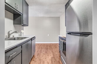 Stardust Villa Apartments in Modesto, CA - Foto de edificio - Interior Photo