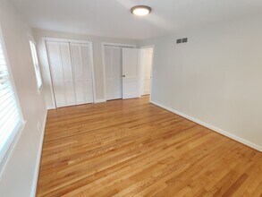 70 Mercury Ct in West Springfield, MA - Foto de edificio - Building Photo