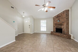 2823 Forestbrook Dr in Spring, TX - Building Photo - Building Photo