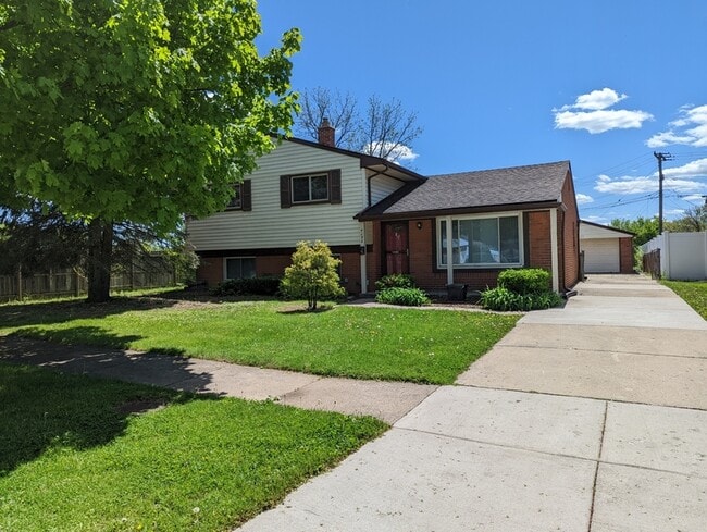 property at 4290 Norwood Dr