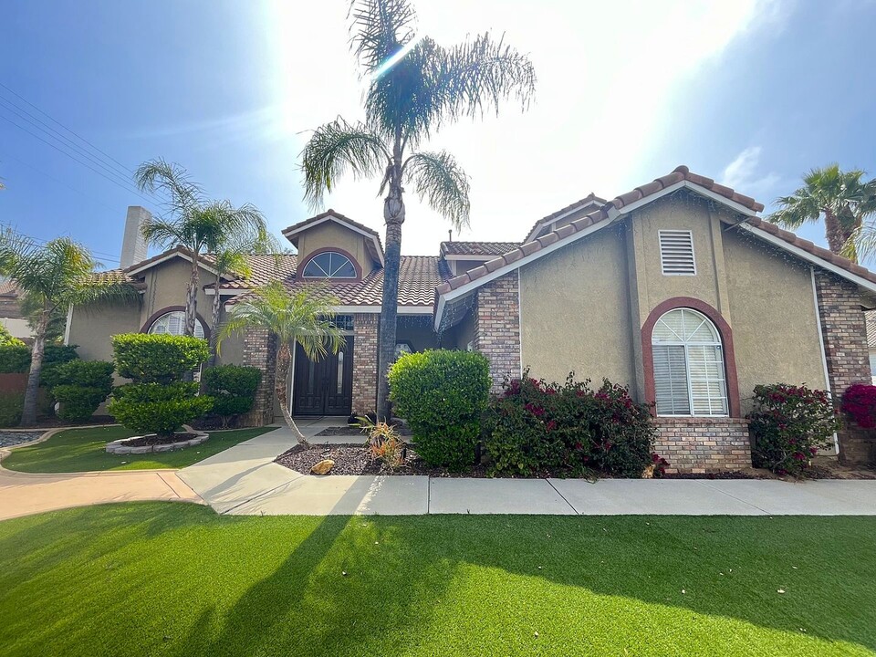 25076 Pico Vista Way in Moreno Valley, CA - Building Photo