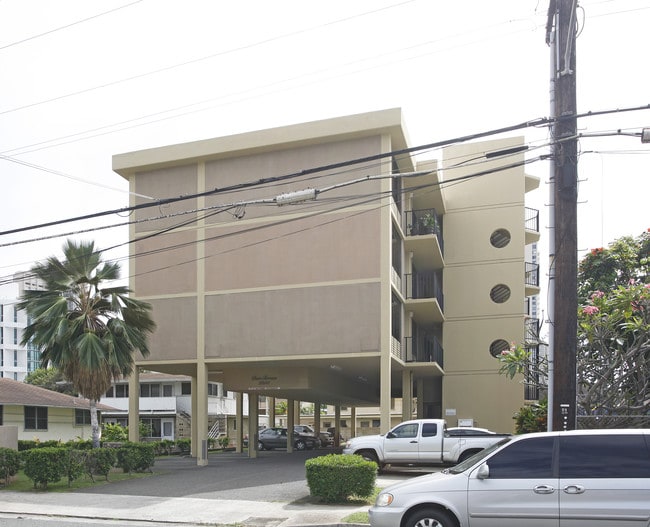 Date Terrace in Honolulu, HI - Building Photo - Building Photo