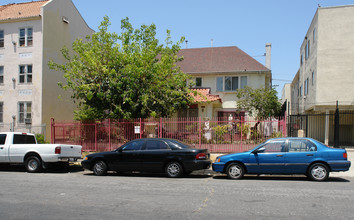 3033 Leeward Ave in Los Angeles, CA - Building Photo - Building Photo