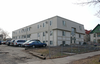 2741 Pillsbury Ave in Minneapolis, MN - Foto de edificio - Building Photo