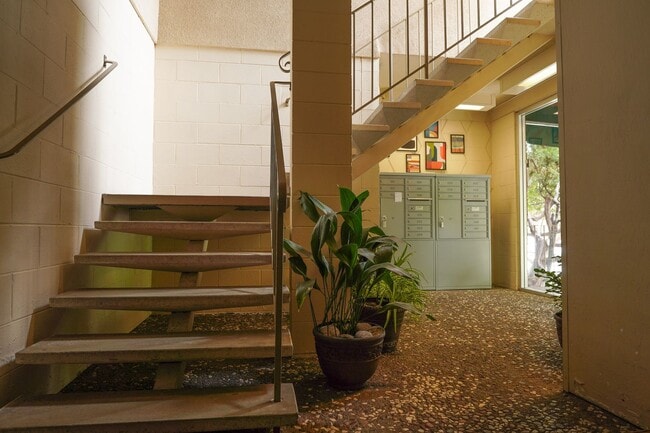 94 Bayo Vista Ave in Oakland, CA - Building Photo - Building Photo
