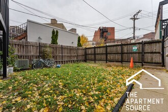 3023 N Oakley Ave in Chicago, IL - Building Photo - Building Photo