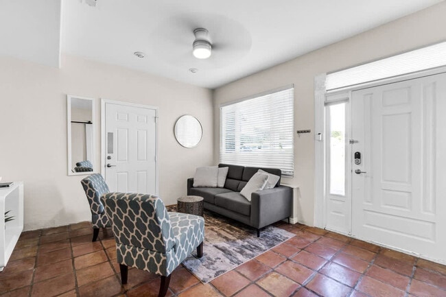 3624 SW 22nd St in Fort Lauderdale, FL - Building Photo - Building Photo