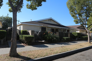 3030 Garnet Ln in Fullerton, CA - Foto de edificio - Building Photo