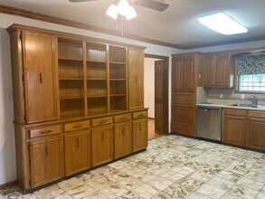 3400 Spurlock Rd in Nederland, TX - Building Photo - Building Photo