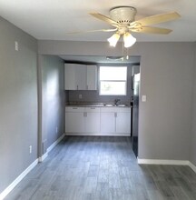 1720 4th Ave E, Unit Bottom in Bradenton, FL - Foto de edificio - Building Photo