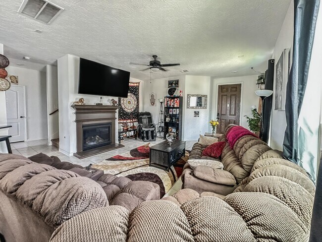 6131 Morning Fern Ln in Humble, TX - Foto de edificio - Building Photo