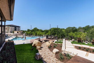 Cadena at the Falls in Austin, TX - Building Photo - Building Photo