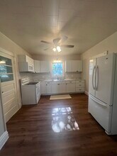 507 Center Ave in Decorah, IA - Building Photo - Building Photo