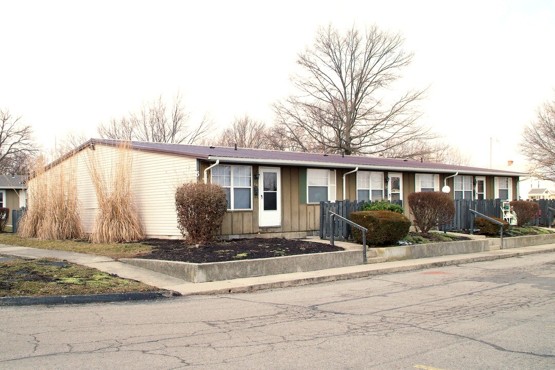 Wood Gate Apartments in Piqua, OH - Building Photo