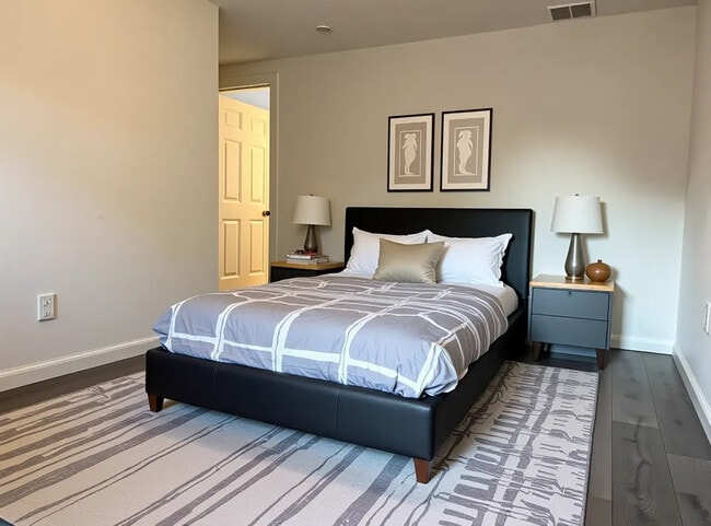 2351 Longhorn St, Unit #C in Dallas, TX - Building Photo - Building Photo