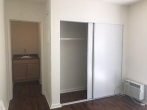 1427 Rock Glen Ave, Unit 4 in Glendale, CA - Foto de edificio - Building Photo