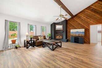 1023 Hidden Canyon Rd in Katy, TX - Building Photo - Building Photo