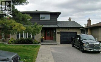 88 San Fernando Dr in Hamilton, ON - Building Photo