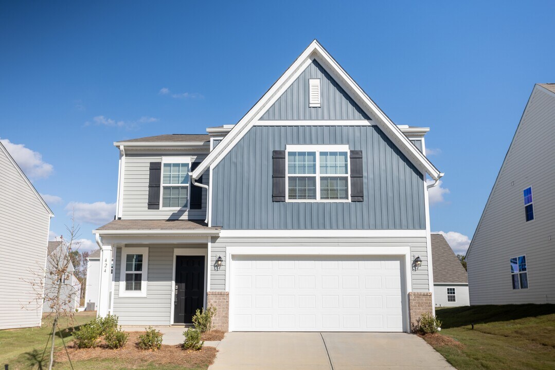 424 Assata Ln in Piedmont, SC - Building Photo