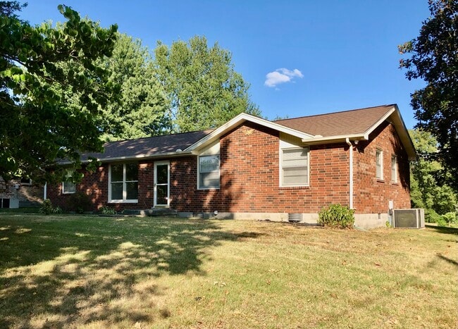 2303 Bradley St in Pleasant View, TN - Building Photo - Building Photo