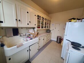 21 Herrick Rd in Newton, MA - Building Photo - Building Photo