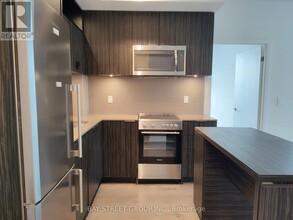 50-2250 Forest Manor Rd in Toronto, ON - Building Photo - Building Photo