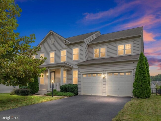 6684 Muir Dr in Haymarket, VA - Foto de edificio - Building Photo