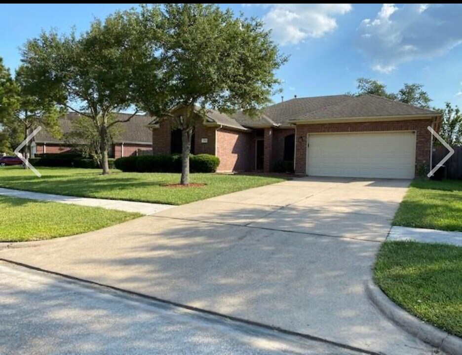 3511 Misty View Ln in Friendswood, TX - Building Photo