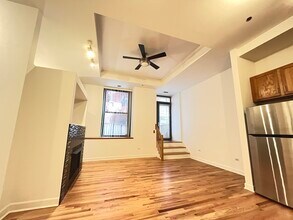 208 W Washington St in Chicago, IL - Building Photo - Building Photo