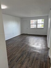 528 Meridian Ave in Miami Beach, FL - Building Photo - Building Photo