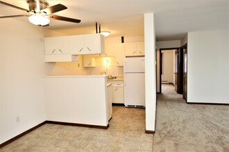 Moir Park Apartments in Bloomington, MN - Building Photo - Building Photo