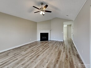 696 Magnolia Blvd in White House, TN - Building Photo - Building Photo