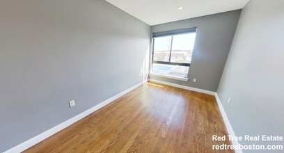 370 D St, Unit 3 in Boston, MA - Building Photo - Building Photo