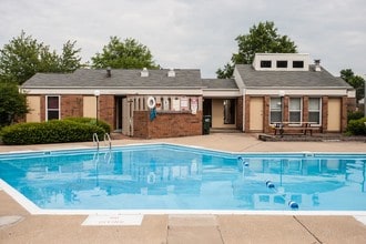 Presidential Apartments & Townhomes in Massillon, OH - Foto de edificio - Building Photo