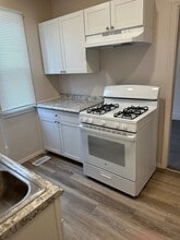 1306 N Walnut St in Champaign, IL - Building Photo - Building Photo