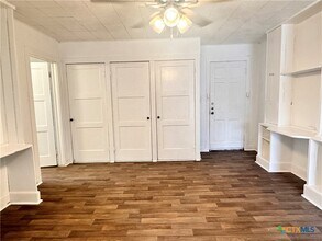 240 W Sessom Dr in San Marcos, TX - Building Photo - Building Photo