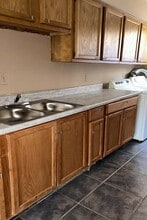 2117 Giuffrias Ave in Metairie, LA - Foto de edificio - Building Photo