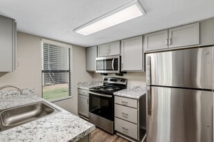 The Ellington at Kirby in Memphis, TN - Building Photo